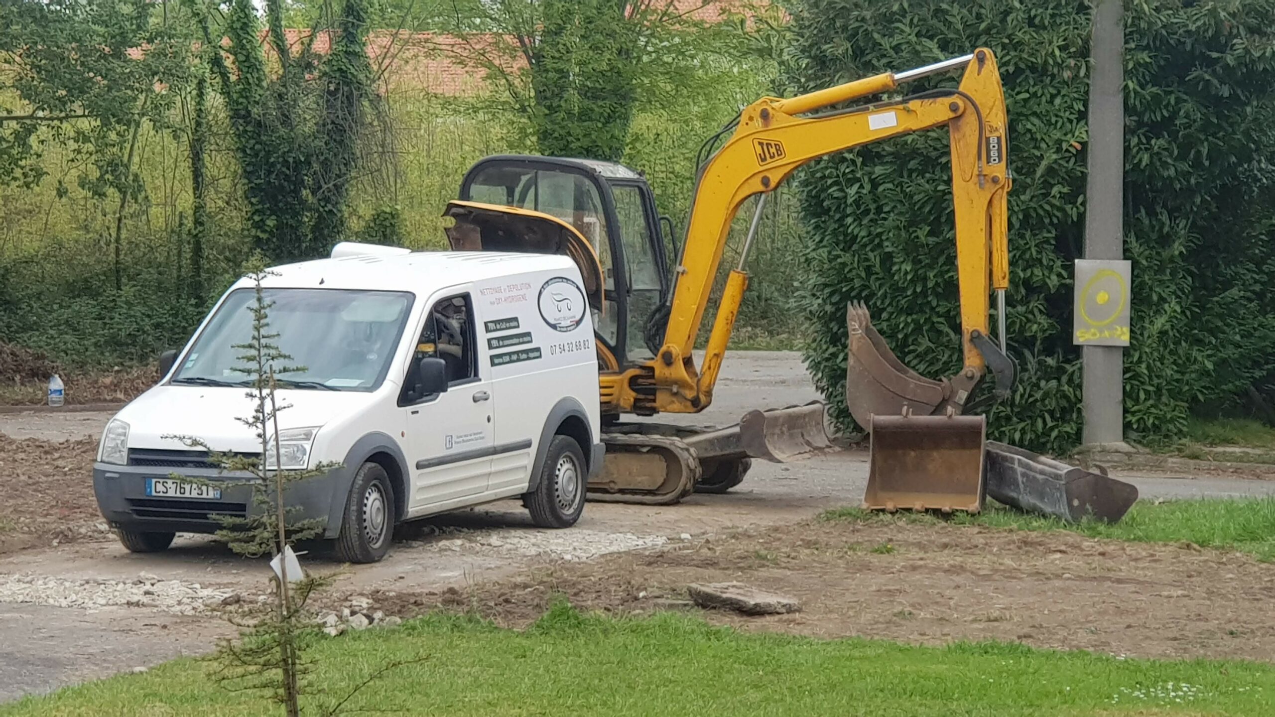 Décalaminage sur Mini Pelle de Chantier